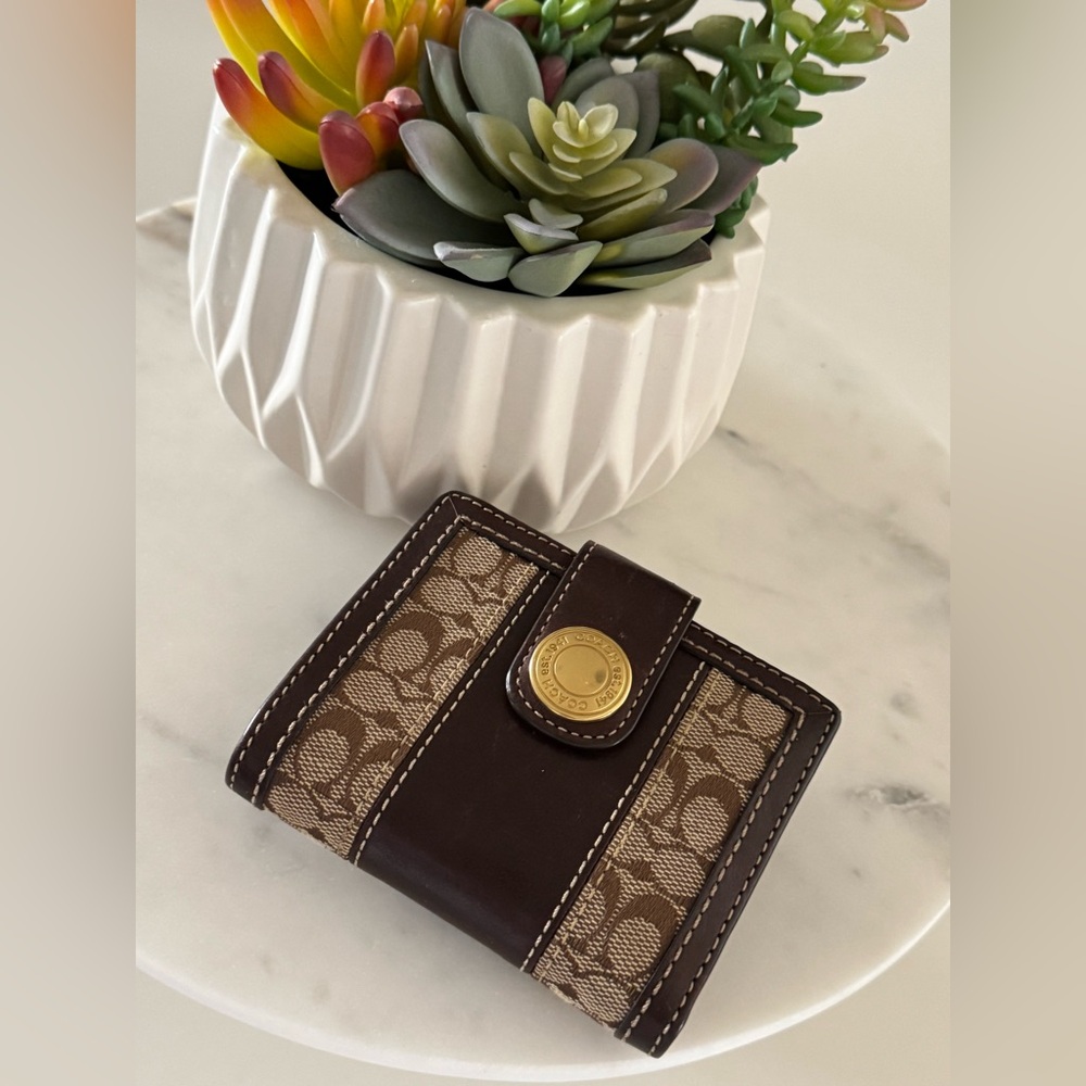GUC Coach signature brown wallet